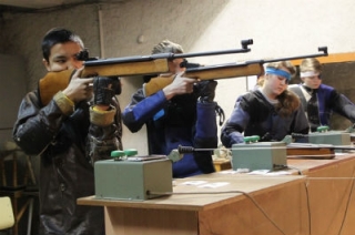 В Саратове проходит чемпионат по стрельбе из пневматического оружия