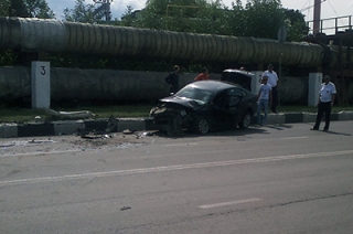 В Саратове из-за оторвавшегося колеса столкнулись три автомобиля