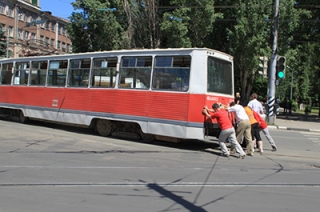 Себестоимость одной поездки в трамвае и троллейбусе превышает 20 рублей