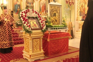 В Саратов доставили Феодоровскую икону Божией Матери