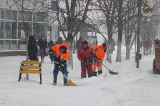 С проспекта Кирова вывезли 90 кубометров снега
