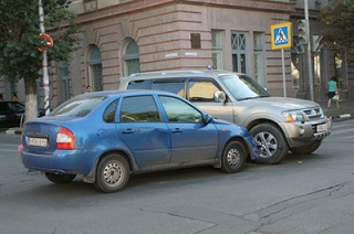 ДТП в центре Саратова. Полицейский и автоледи не поделили дорогу