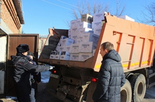 Краснокутские бутлегеры хранили дома четыре тонны фальшивого алкоголя