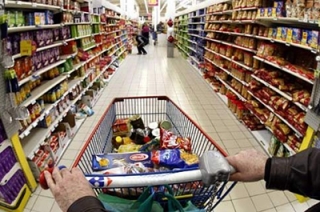 Россиян предложили лишить круглосуточно работающих гипермаркетов