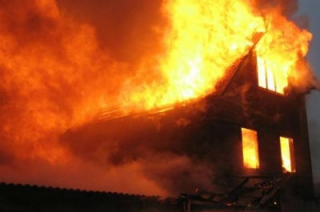 Хозяин дома в Большой Гусихе пострадал на пожаре