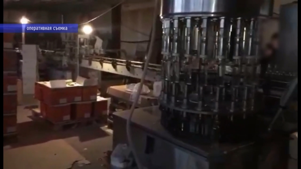 Под Хвалынском закрыли подпольный завод по производству алкоголя