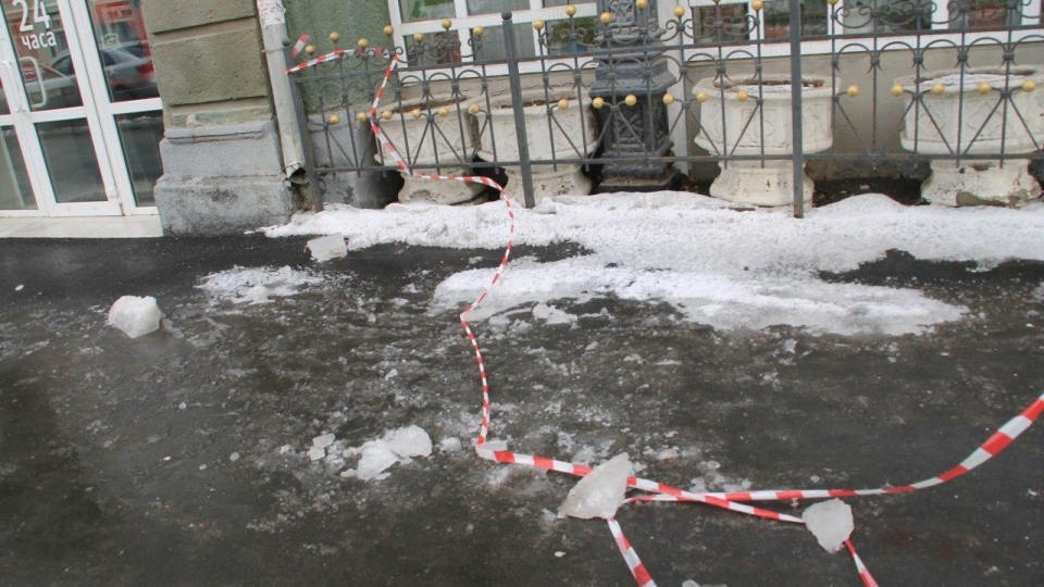 Обрушение льда на Московской. Пострадавший мужчина скончался