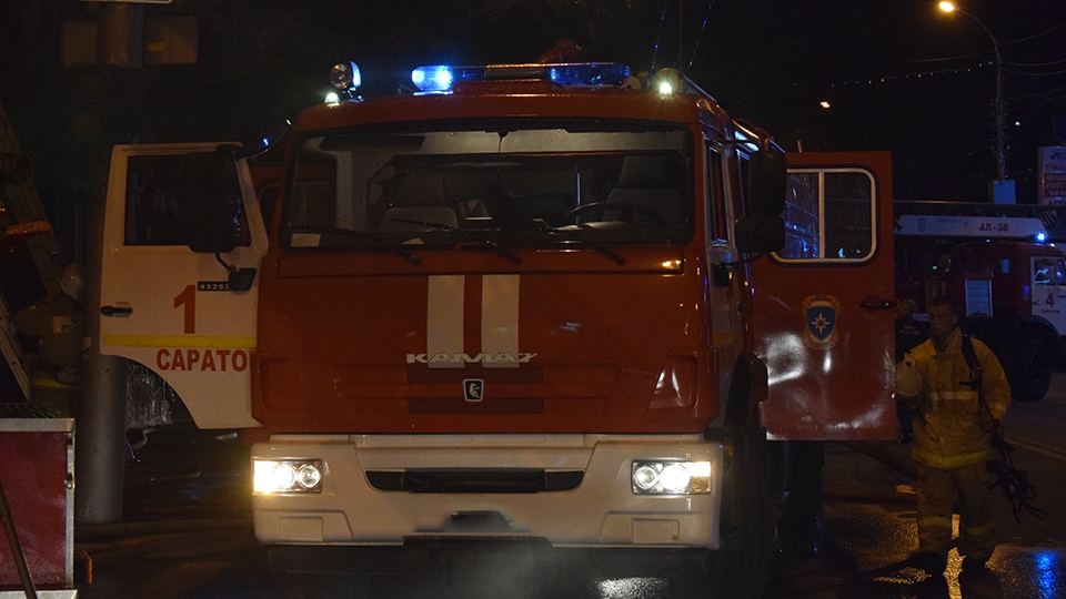 Ночью в 9-этажке на Ново-Астраханской загорелась газовая плита