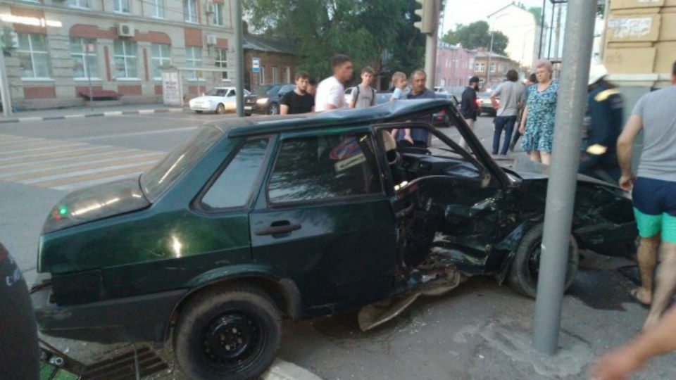 В ДТП на Вольской – Кутякова тяжело пострадала 21-летняя пассажирка