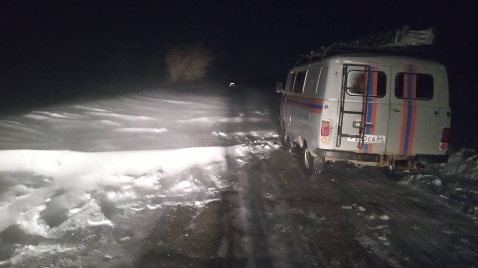 На праздниках спасатели эвакуировали из снежных заносов более 10 саратовцев