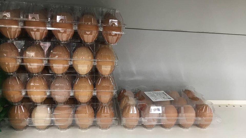 Саратовское министерство считает яйца по 100 рублей товаром премиум-класса
