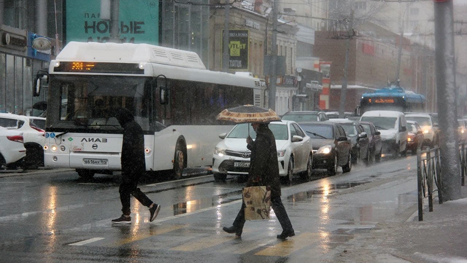 МЧС предупреждает саратовцев о сильном дожде и порывах ветра