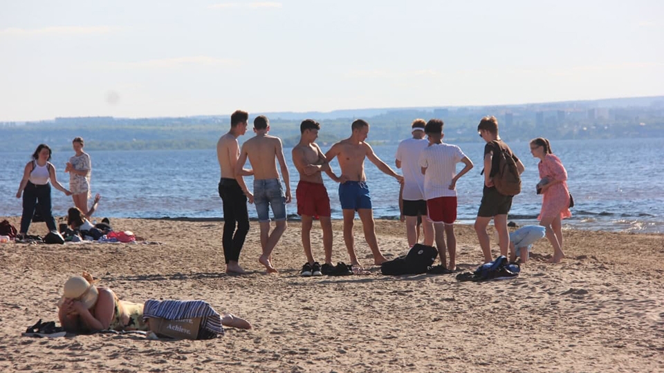 К началу июля в Саратовской области открылись 22 пляжа из 110