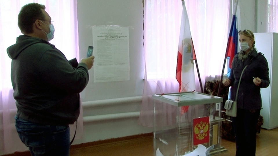 Выборы. Бюджетники в Саратове активно голосуют по открепительным