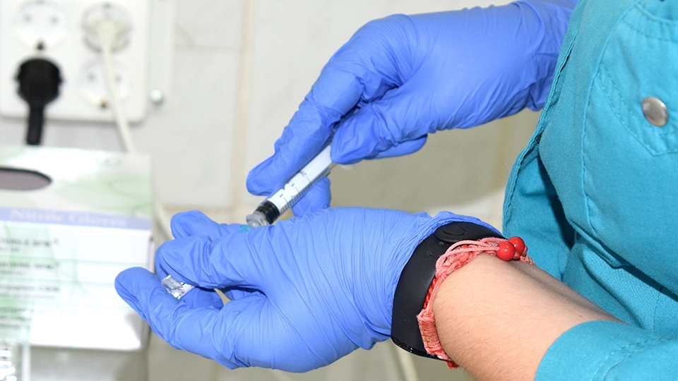 В воскресенье в Саратовскую область прибудет вакцина для подростков