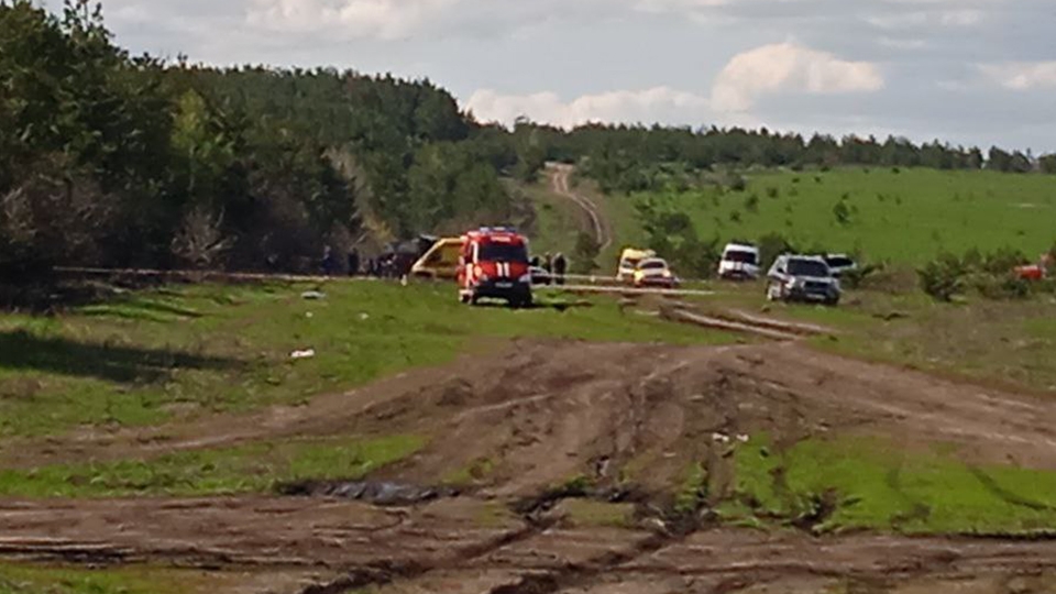 В Саратове на Кумысной поляне упал вертолет