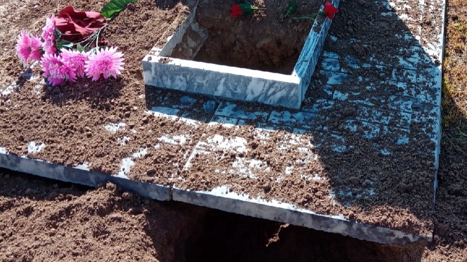 В Балакове вновь раскапывают могилы. Жители винят зайцев, собак и сурков