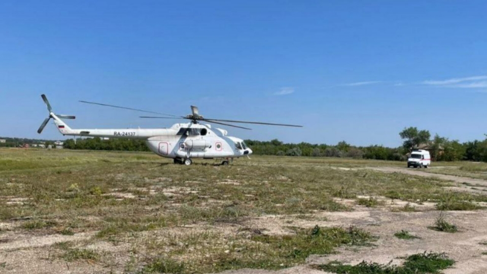 В Саратов на вертолете доставили тяжелобольного из Перелюба