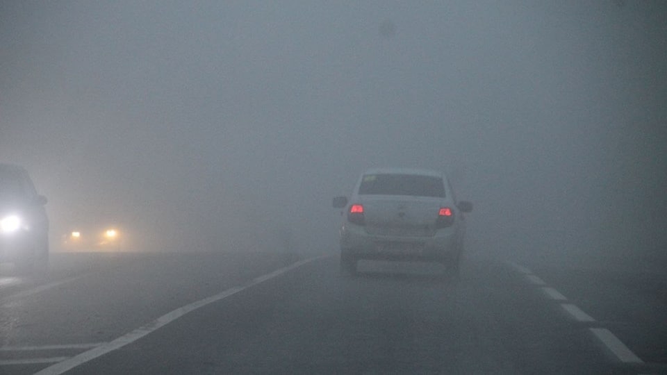 Туман на дорогах. ГИБДД призывает пешеходов и водителей быть осторожными