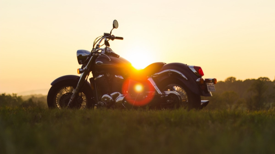 В Энгельсе у 72-летней женщины украли дорогой мотоцикл