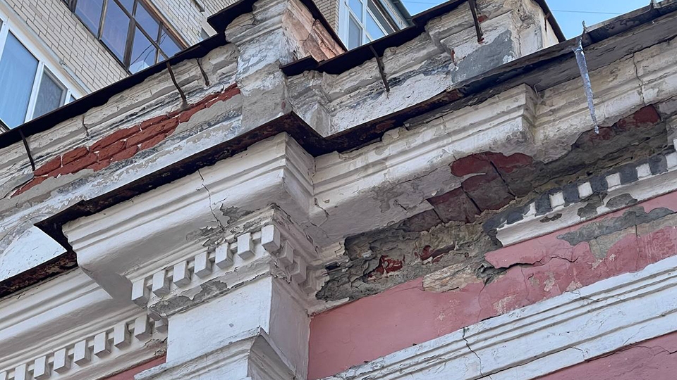 Горожане возмущены разрушением исторического особняка в центре Саратова