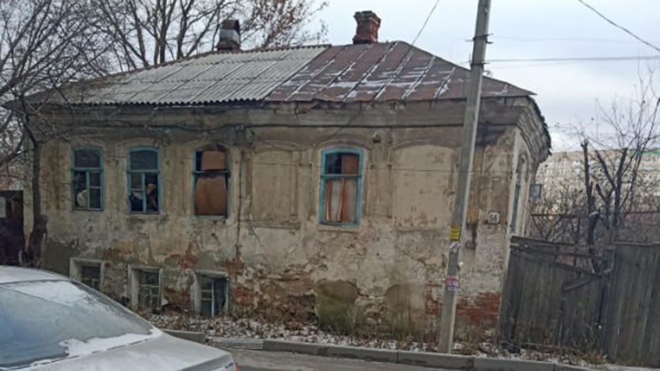 За месяц в центре Саратова должны снести четыре аварийных дома