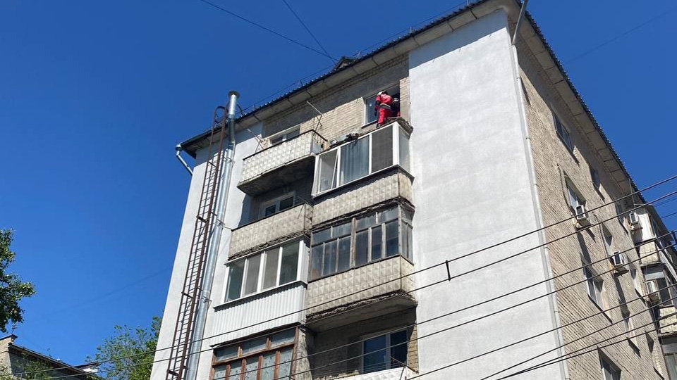 В доме на Чернышевского обрушилось ограждение балкона