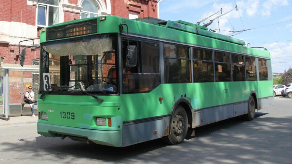 Раскопки в Саратове отменили два троллейбусных маршрута. Автобусы пойдут в объезд