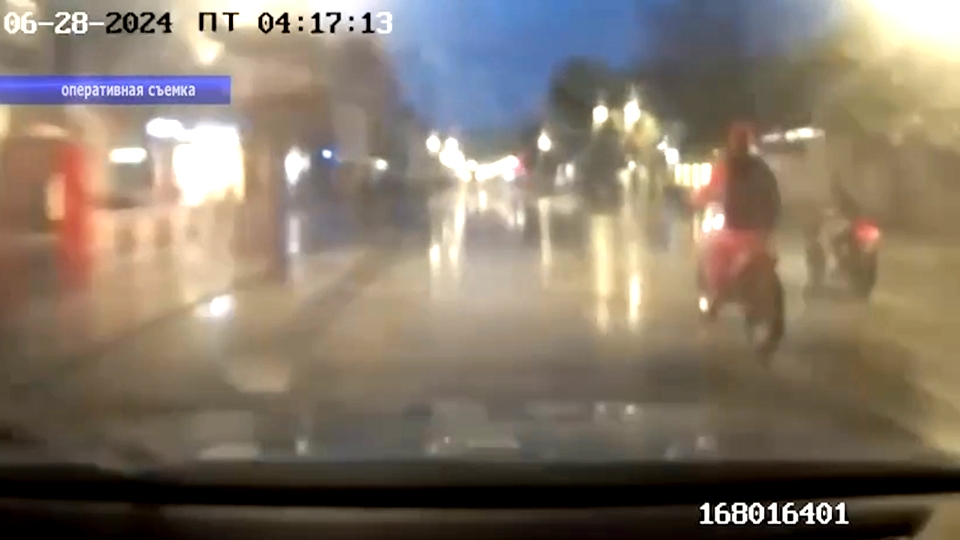 Встрече мотоцикла и такси предшествовала погоня на проспекте Столыпина. Видео