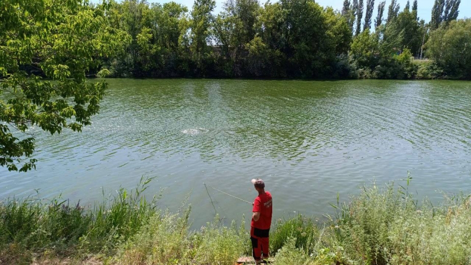 Водолазы достали из Еруслана тело мужчины