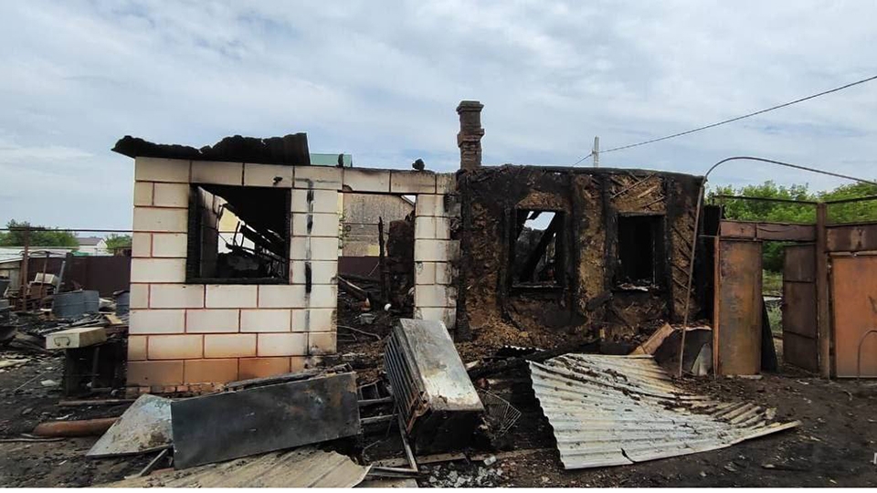 На окраине Саратова короткое замыкание уничтожило дом