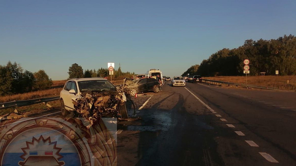 В столкновении иномарок под Саратовом пострадали водитель и пассажирка