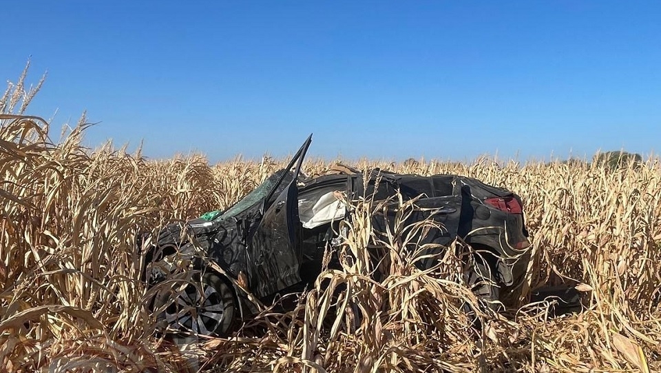 Под Балашовом опрокинулся кроссовер. Пассажир погиб, водитель травмировался