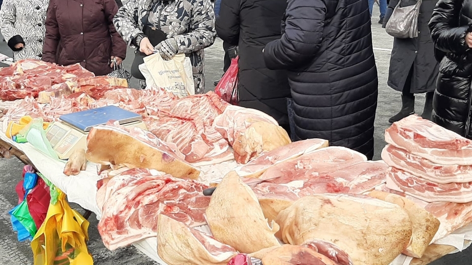 Саратовцев приглашают на Театральную площадь за мясом, рыбой и колбасой