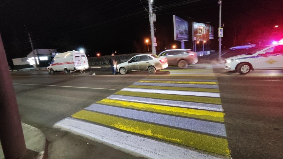 За вечер на саратовских дорогах пострадали четыре пешехода. Один водитель скрылся