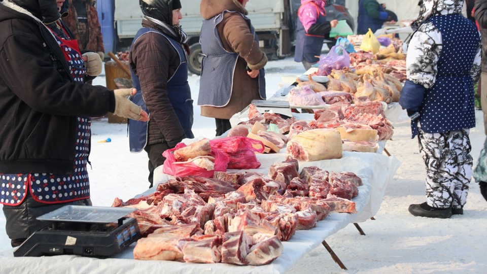 Саратовцев вновь приглашают на Театральную площадь за овощами и мясом