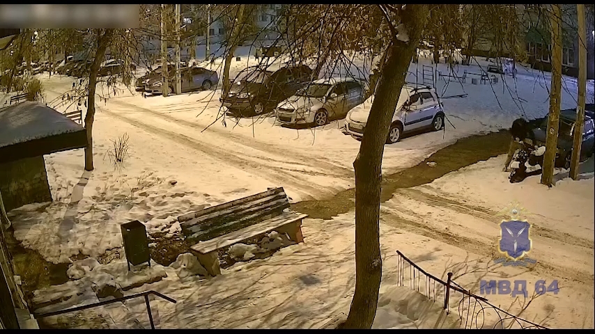 В Балакове подросток проехался до своего дома на чужом скутере. Видео