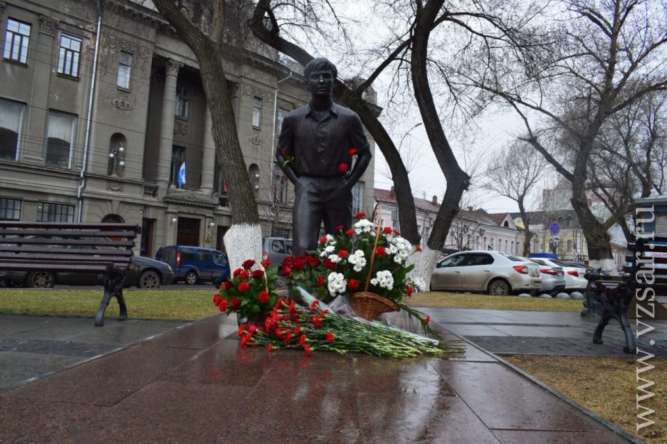 Памятник табакову в москве на кладбище