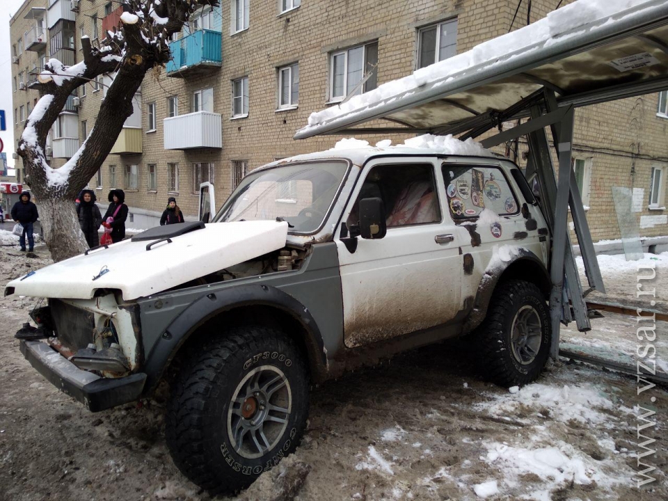 Саратовская нива. Нива 16 летнего. Странное место на Ниве Саратов.