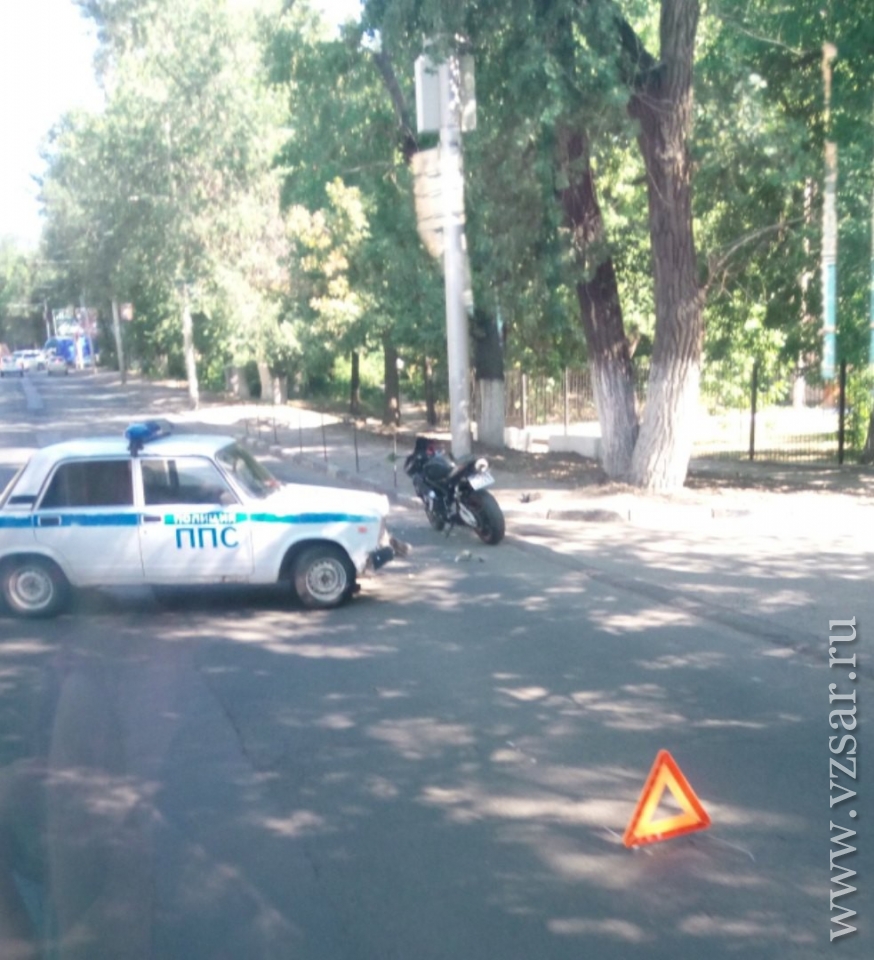 Мотоцикл и машина ППС не поделили Большую Садовую | Новости Саратова и  области — Информационное агентство 