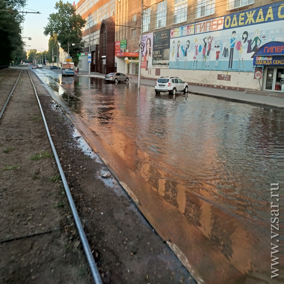 Утренний потоп оставил без воды несколько кварталов в центре Саратова |  Новости Саратова и области — Информационное агентство 