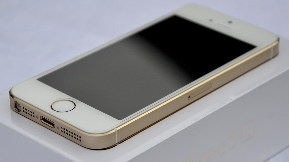 5 s серый. Айфон 5s золото. Айфон 5 золотой. Apple iphone 5s 32gb. Iphone 5 Gold.