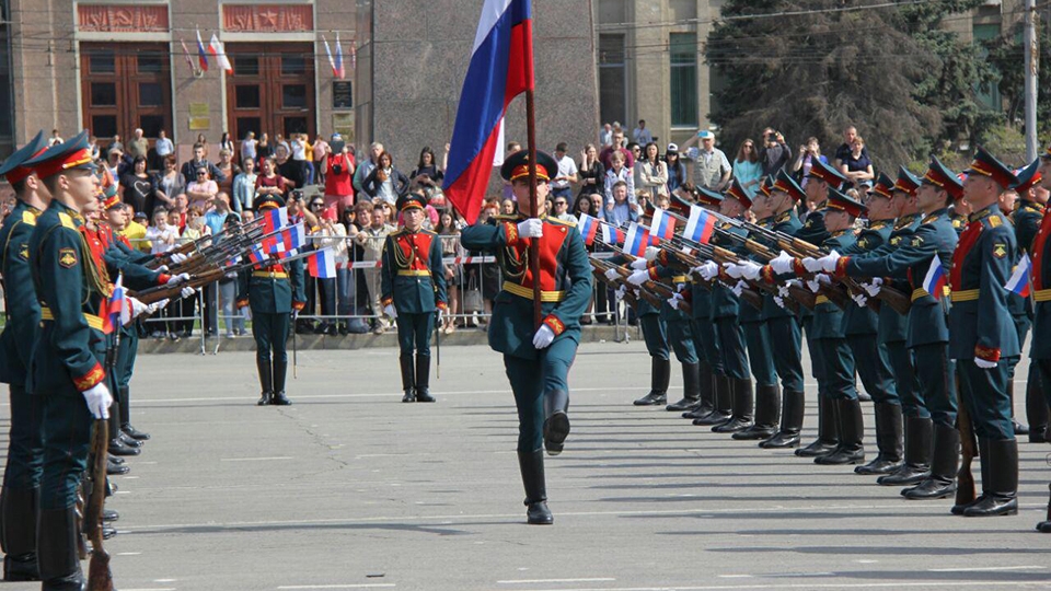 Голосование по Конституции и Парад Победы могут провести в ...